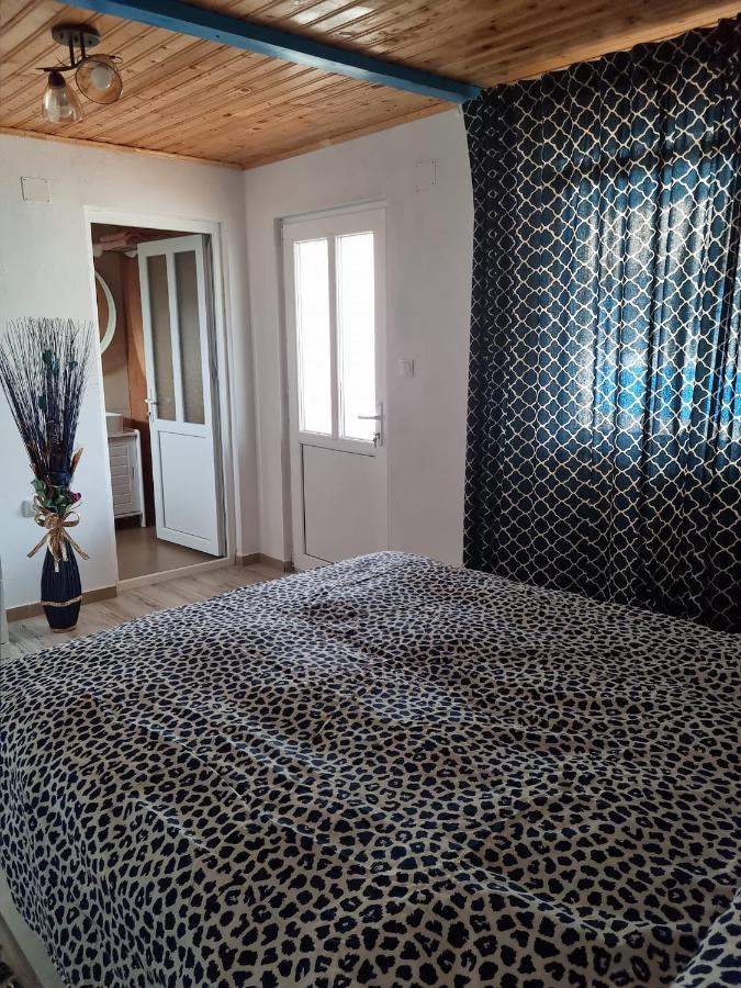 Hotel Talian à Pardina Extérieur photo