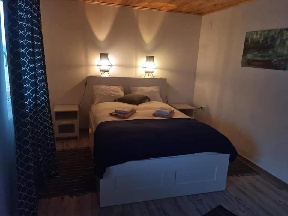 Hotel Talian à Pardina Extérieur photo
